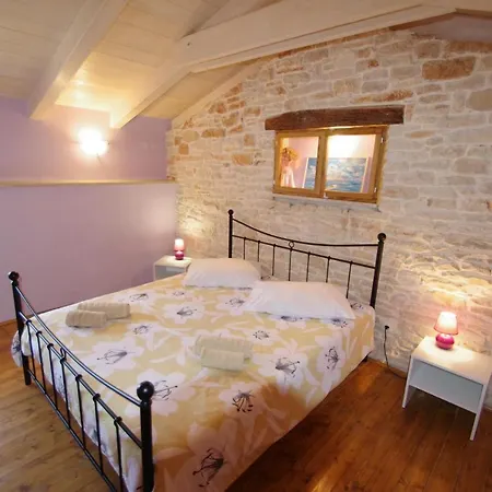 Holiday home Mery Kavran