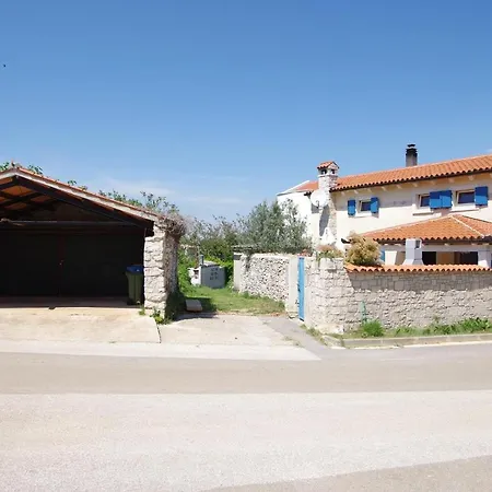 Mery Holiday home Kavran